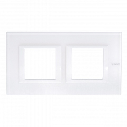 BT Axolute Белое стекло Рамка 2+2 мод прямоугольная горизонтальная
